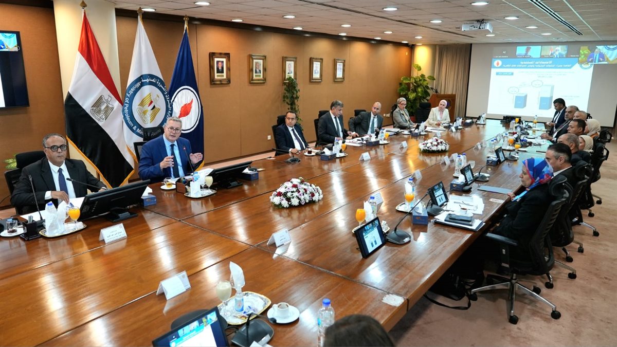 741bad31-a8d0-4b6d-8b12-8912fa310b9c