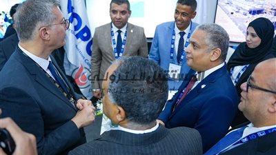 وزير البترول يتفقد جناح مودرن جاس في معرض ومؤتمر 