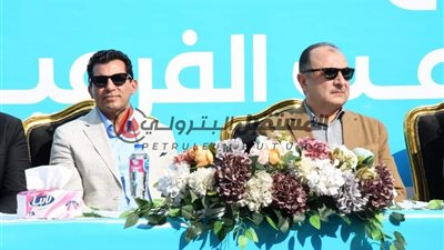 وزيرا قطاع الأعمال العام والشباب والرياضة يشهدان افتتاح تطوير ستاد 