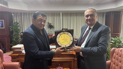 محمد كمال عليم يكرم المهندس يس محمد