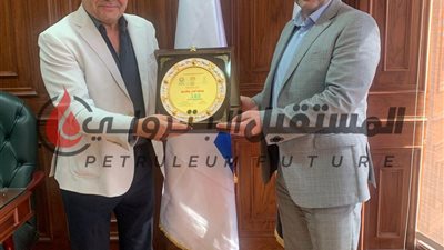 جمعية مهندسى البترول تكرم ابراهيم مطاوع رئيس شركة بترومنت