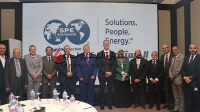 بدوي يلقي محاضرة بجمعية مهندسي البترول بحضور رئيس خالدة