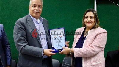 كلية الإعلام جامعة 6 أكتوبر تكرم عثمان علام