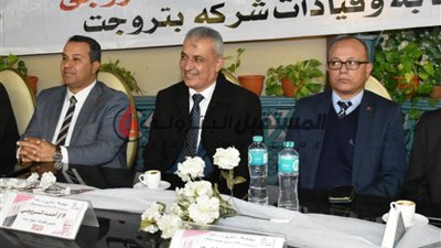 نقابة بتروجت تكرم العاملين الذين أحيلوا للتقاعد خلال العام