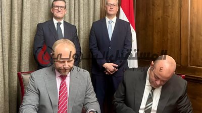 بدوي يوقع خطاب نوايا بين البترول وأتون ريسورسز