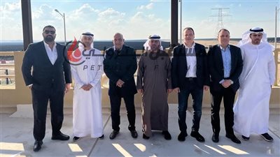 وزير الكهرباء يزور محطة الظفرة للطاقة الشمسية ويبحث مع مسئولي شركة 