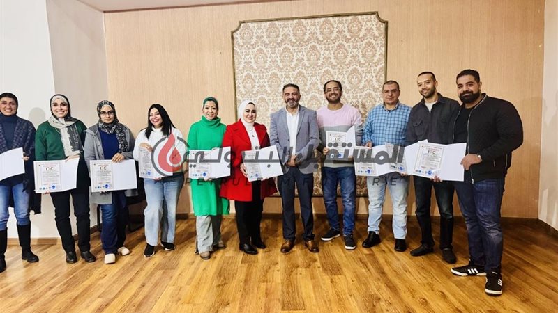 المتدربون أثناء تسلم