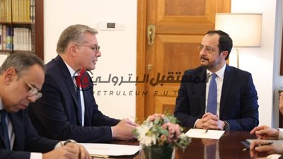 وزير البترول يسلم دعوة الرئيس السيسي لرئيس قبرص لحضور مؤتمر مصر للطاقة 