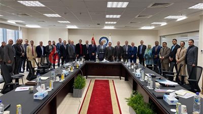 سمير رسلان يستعرض قصص النجاح في مناطق أمتياز الصحراء الغربية وخليج السويس