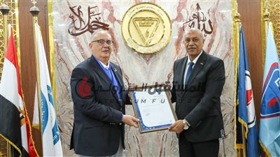 السويس لتصنيع البترول تتسلم شهادة الايزو 45001 فى إدارة السلامة من بتروسيف 