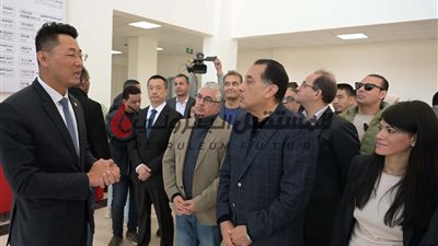 رئيس الوزراء يشهد افتتاح مصنع 