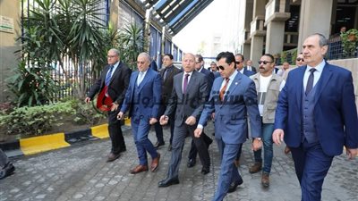 وائل لطفي يتفقد بدء إنشاء ممشى رياضي بمدينة نصر بصحبة وزير الشباب ومحافظ القاهرة