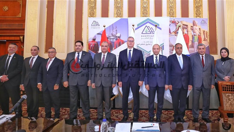 بدوي مع قيادات غاز