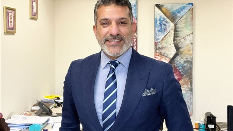 ايمن حسن