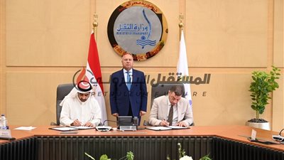 وزير الصناعة والنقل يشهد توقيع عقد ترخيص شركة جرين فالي لخدمات السيارات الكهربائية