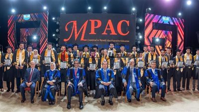 وائل لطفي يشهد تخرج الدفعة الاولى من الحاصلين على (EMBA) من جامعة الإسكندرية