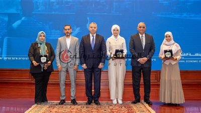 المنطقة الاقتصادية لقناة السويس تحتفل باليوم الدولي للمرأة في القطاع البحري