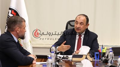 وزير قطاع الأعمال العام يبحث مع تحالف بقيادة 