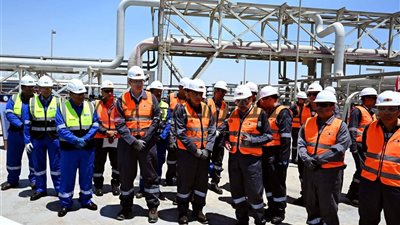 رئيس الوزراء يتفقد جاهزية ميناء سوميد لاستقبال سفينة التغييز الثانية 