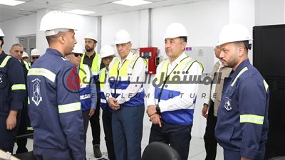 وزير قطاع الأعمال العام يتفقد شركة مصر لصناعة الكيماويات بالإسكندرية