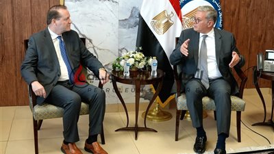 وزير البترول يبحث مع انرجوس العالمية التعاون القائم في سفن التغييز