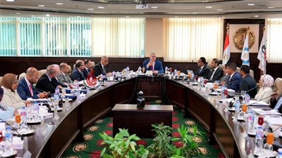 وزير البترول يعتمد اعمال الجمعية العامة لشركة ايثيدكو 