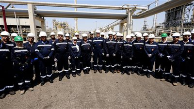 بالصور: وزير البترول يتفقد معمل ميدور