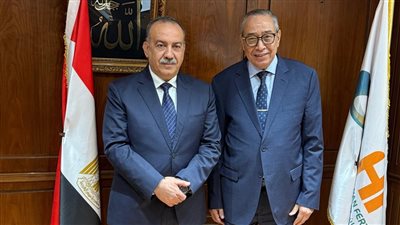 محافظ أسيوط يلتقي رئيس شركة حلوان للأسمدة لبحث فرص الاستثمار بالمحافظة