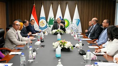 الوزير في الشركة…رئيس الشركة مش موجود