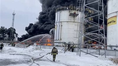 إخماد حريق اندلع بمصفاة نفط في روسيا بسبب حطام مسيرة