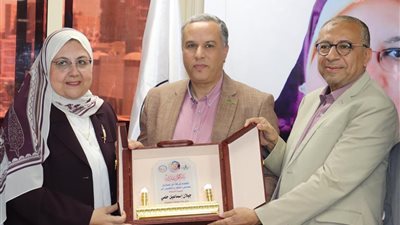 أمل للبترول تكرم جيلان إسماعيل رقم 3 بالشركة وأحد المؤسسين