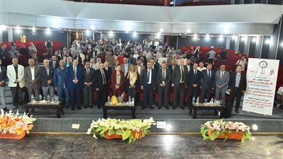 تكرير أسيوط تسلم شهادات تخرج ل٣٦٠ شاب وفتاة من أبناء المحافظة