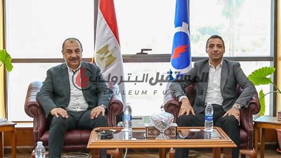 محافظ السويس يستقبل وزير قطاع الأعمال العام لبحث التعاون والتنمية الصناعية والسياحية