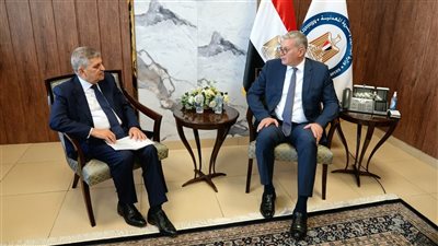 وزير البترول  يبحث مع رئيس هيئة قناة السويس إقامة محطة لتسييل وتخزين الغاز الطبيعي ببورسعيد لتموين قاطرات الهيئة