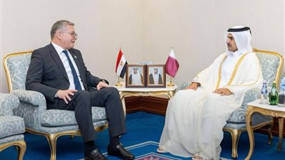 وزير البترول يلتقي مع كبار المسئولين في قطر