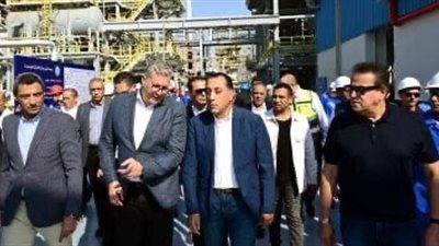 مدبولي و بدوى يفتتحان مشروع استرجاع الغازات بشركة النصر للبترول