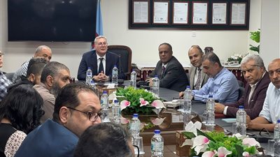 سيارة وزير البترول في بتروجلف