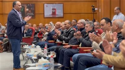 رئيس هيئة البترول يكرم المهندس محمد عبدالله بعد رحلة عطاء امتدت لـ 34 عام فى ملتقى شركات التكرير