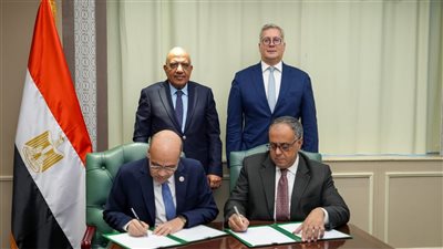 البترول والكهرباء يشهدان توقيع بروتوكول تعاون بين الهيئة العامة للبترول وهيئة المواد النووية 