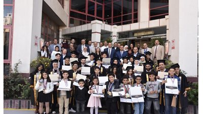 عجيبة تحتفل بتكريم أبناء العاملين المتفوقين علمياً ورياضياً