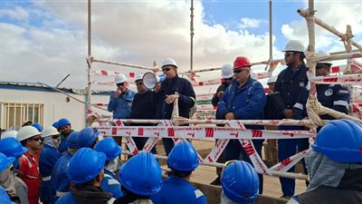 المنزلاوي يقود وقفة للسلامة في مشروع إنشاء محطة الغاز الجديدة