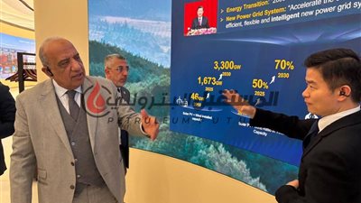 وزير الكهرباء والطاقة المتجددة يزور معامل اختبارات أنظمة بطاريات تخزين الطاقة بشركة هواوي فى الصين