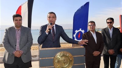 مصر للبترول تشارك في تسليم سيارات التاكسي ضمن مبادرة «الأمان والتوفير» بالسويس