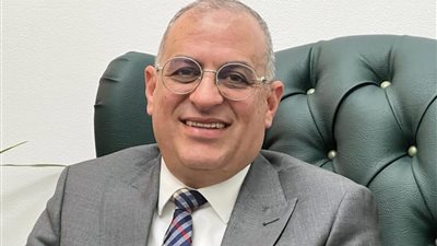 وائل لطفي يجتمع برؤوساء الشركات لمتابعة مشروع أنوبك