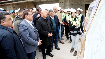 كامل الوزير يتفقد الخط الأول للقطار الكهربائي السريع ويؤكد: المشروع قناة سويس جديدة على القضبان