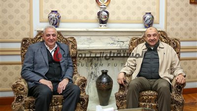 وزير قطاع الأعمال العام يستهل زيارته لشركة مصر للغزل والنسيج بالمحلة الكبرى بلقاء محافظ الغربية