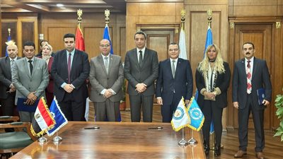 محافظ السويس يشهد توقيع بروتوكول تعاون بين شركة النصر للبترول ومديرية التضامن الاجتماعي