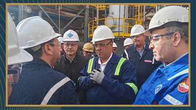 جولة تفقدية للرئيس التنفيذي لهيئة البترول لمتابعة أعمال صيانة وتطوير معامل التكرير بالأسكندرية