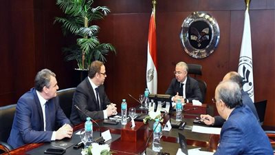 مصر تبدأ خطوات إنشاء أول مصنع لإنتاج سيانيد الصوديوم بسيدي كرير