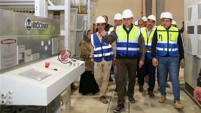 وزير قطاع الأعمال العام يتفقد مصانع 